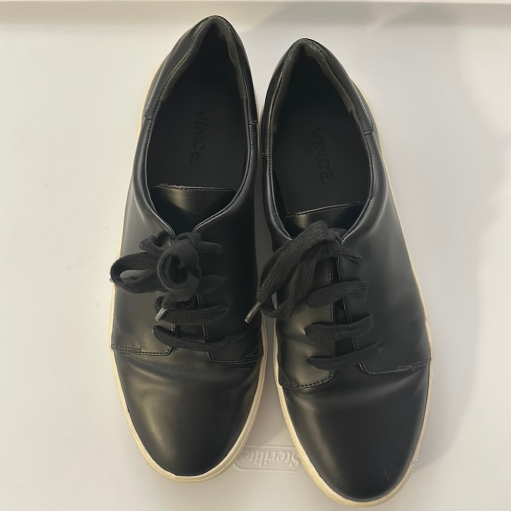 Black leather Vince sneakers 7.5